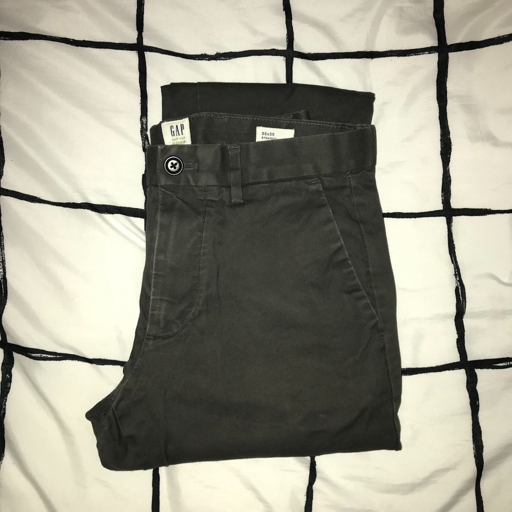 Modern Khakis in Straight Fit with GapFlex